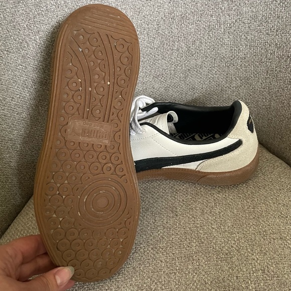 PUMA -PALERMO WHITE LEATHER
SNEAKERS size is 8 - Picture 5 of 7